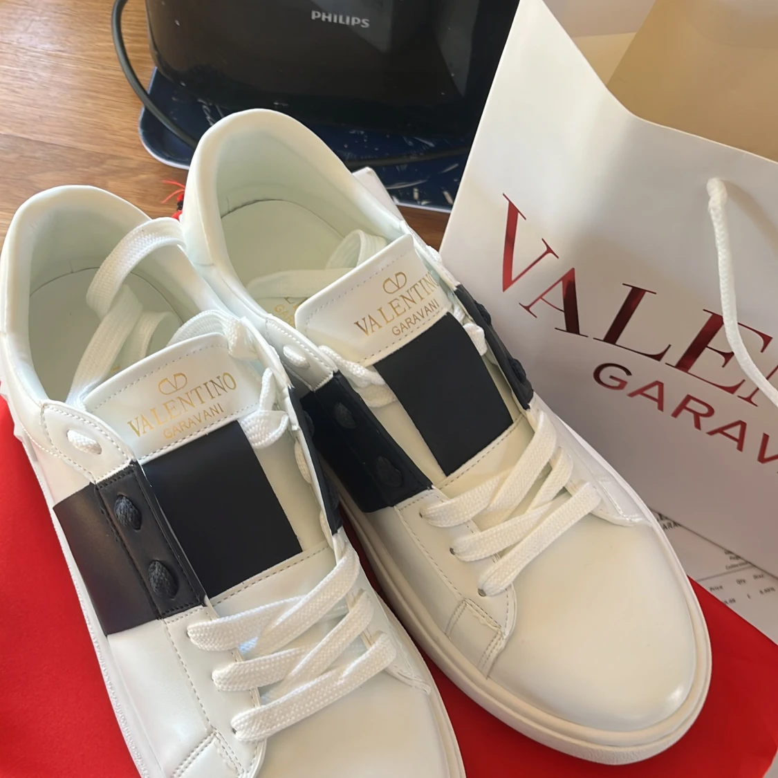 Valentino open mörkblå strl 42 - 2