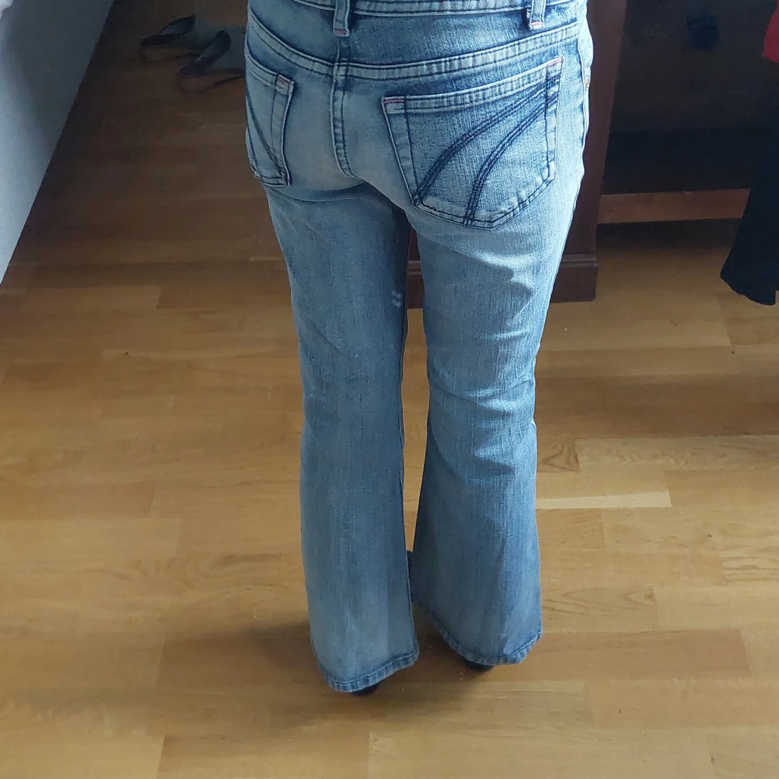 Ljusblå bootcut jeans - 1