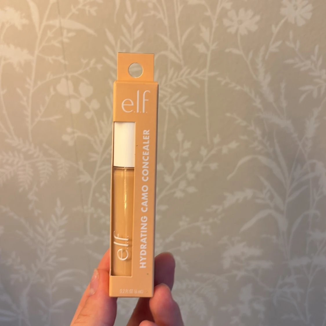 e.l.f. Hydrating Camo Concealer Light Sand