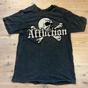 Affliction t shirt ⚠️sedd på jesse pinkman⚠️ - Sjukt rare Affliction t shirt sedd på jesse pinkman 🔥🔥🤞🤞🤞⚠️lägg bud tryck ej på köp nu⚠️🙏