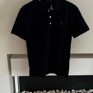 Polo Ralph Lauren Piké  - Säljer denna helt nya, riktigt fina Polo Ralph Lauren piké med storleken S. Skriv gärna vid intresse och för mer info!