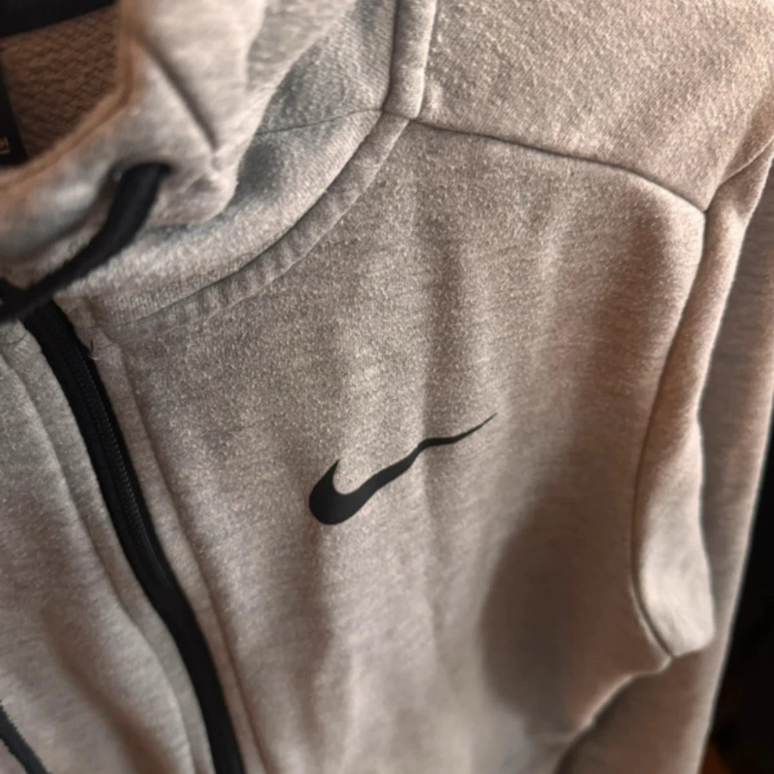 Grå hoodie från Nike - 2