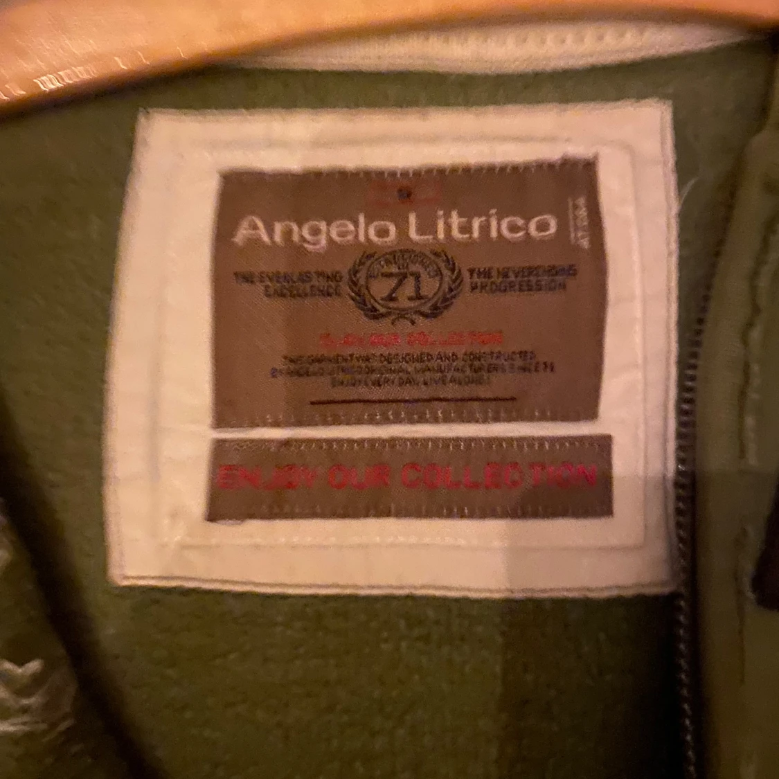 Olivgrön hoodie från Angelo Litrico - 1