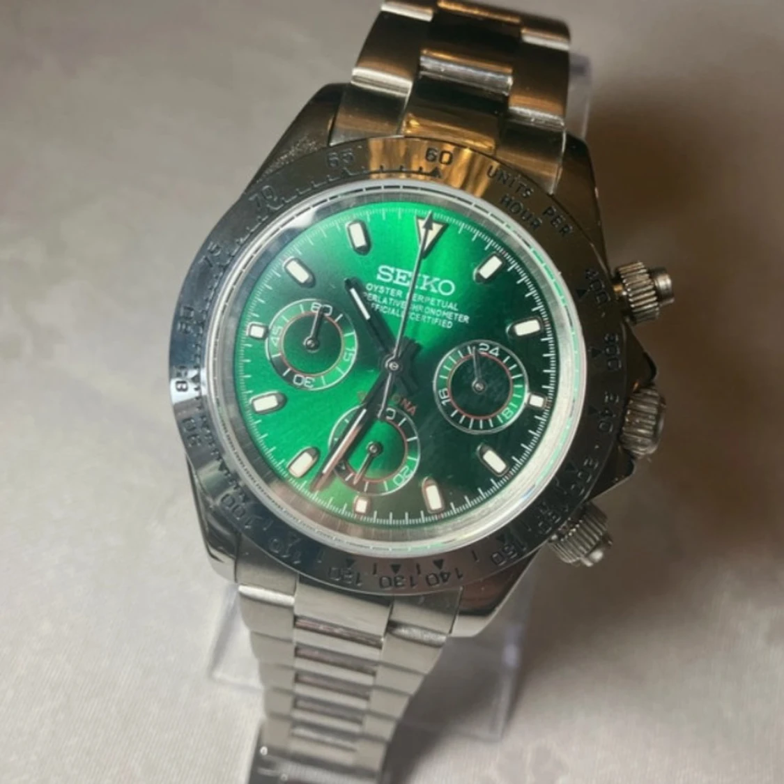 Seiko klocka med grön urtavla