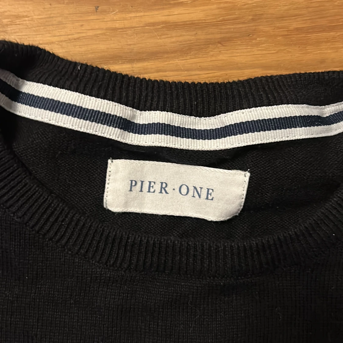 Svart stickad tröja från Pier One - 1