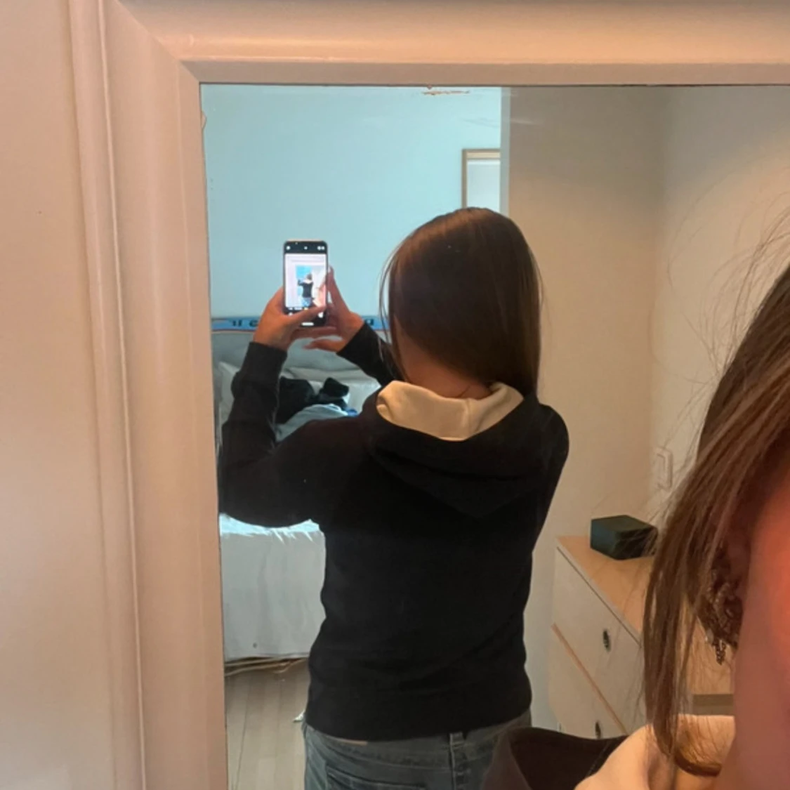 Mörkblå hoodie från GANT med dragkedja - 1