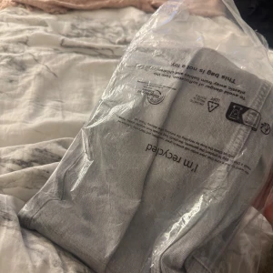 Low waist jeans Gina  - Säljer mina fina jeans som jag aldrig använt, lappen kvar och allting!💞