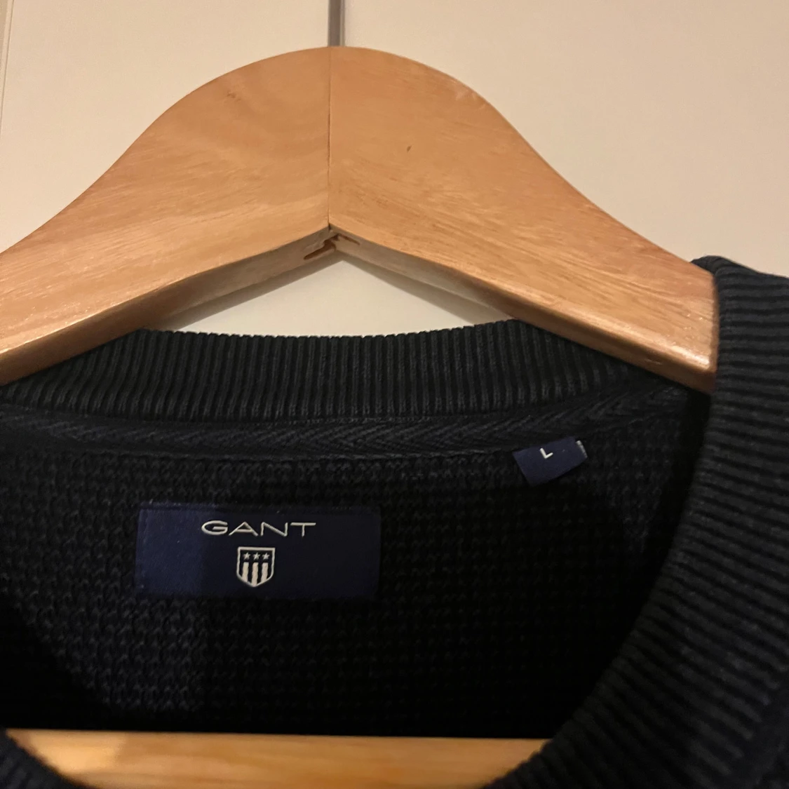 Mörkblå stickad tröja från GANT - 3