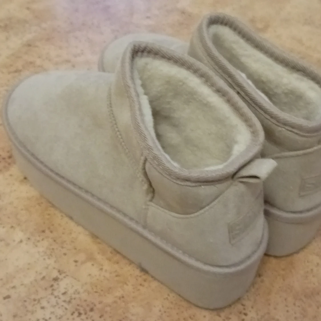 Beige plattform boots i mocka - 1