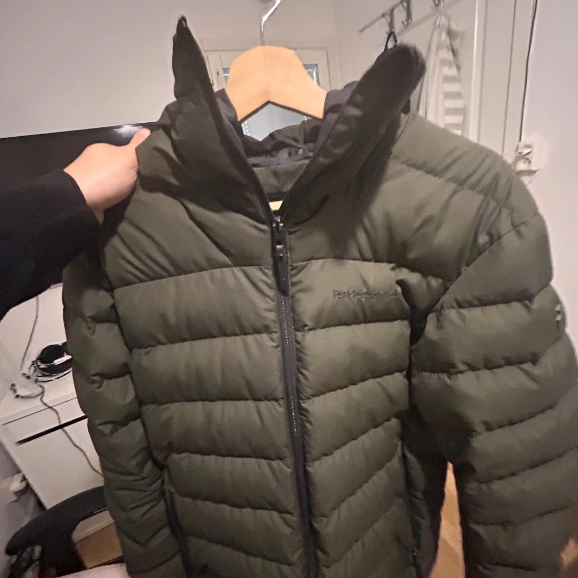 Grön Peak Performance pufferjacka - 1
