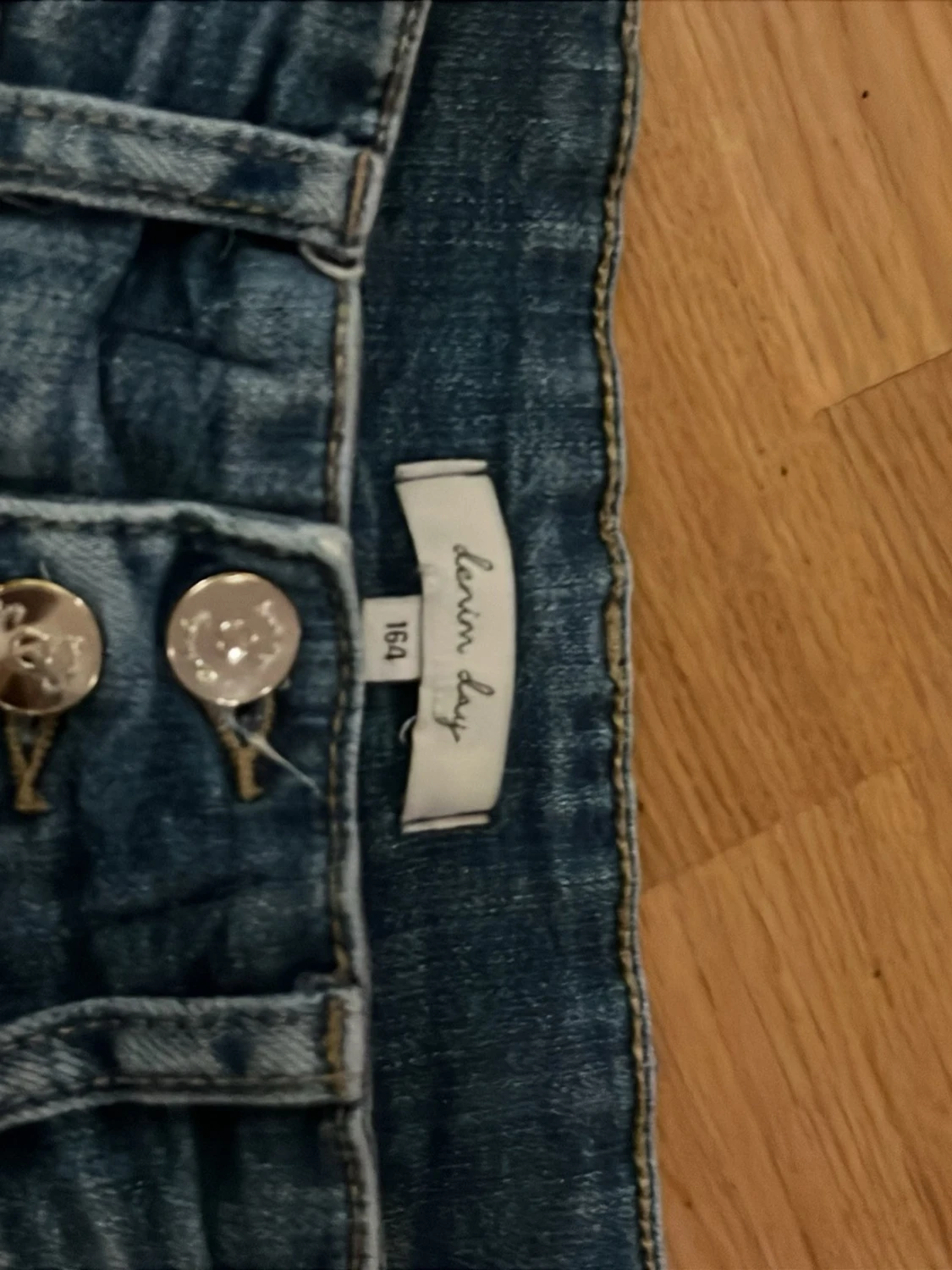 Blå bootcut jeans med snygga fickor - 4