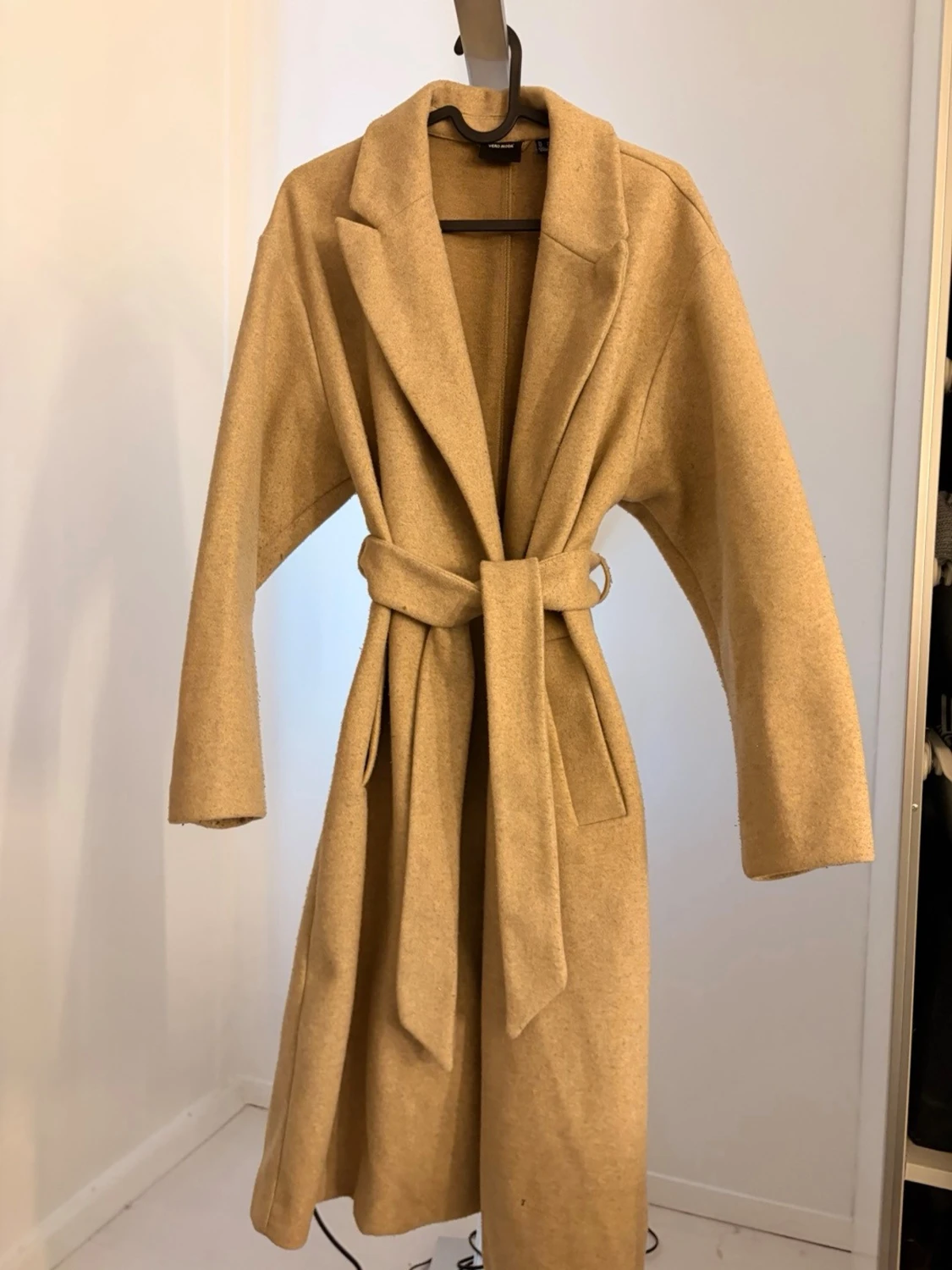 Beige kappa med bälte  - 2