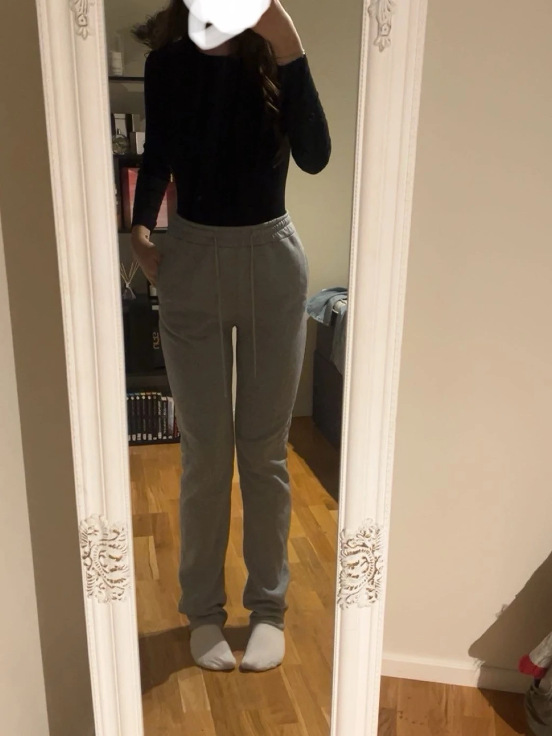 Grå mjukisbyxor med snörning - 2