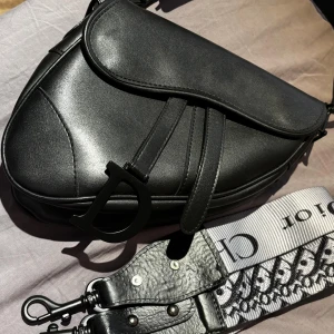 Väska  - Knappt använd, jätte fin väska 