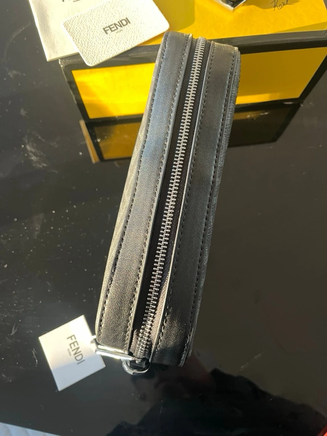 Fendi svart och gul axelväska - 3
