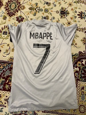 Fotbollströja - Äkta Mbappe #7