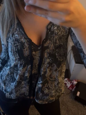 söt blus - Väl omhändertagen.