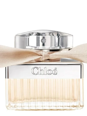 Chloe Parfym 30 ml - Chloe parfym 30 ml. Ungefär halvfull. Flaskan är lite sliten men det är inget fel alls på produkten 🥰