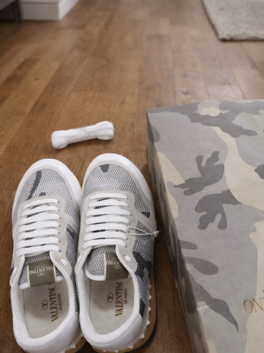 Valentino Rockrunner sneakers i grått