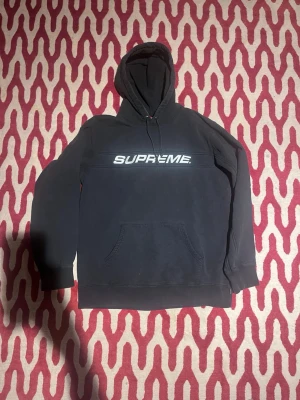 Supreme hoodie - Super fin supreme hoodie, jag är villig att diskutera pris.