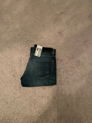 Tiger of sweden jeans - Helt nya Tiger of sweden jeans! Riktigt go tvätt! Storlek 30w 32l! Nypris 1799! Modell pistlero! 
