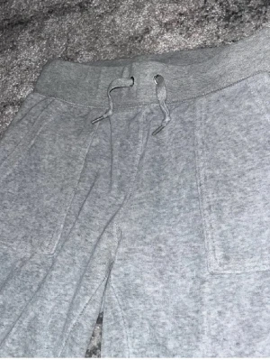 Juicy  - Säljer mina juicy då de inte kommer till användning eller är i min stl, pris kan diskuteras.🩷