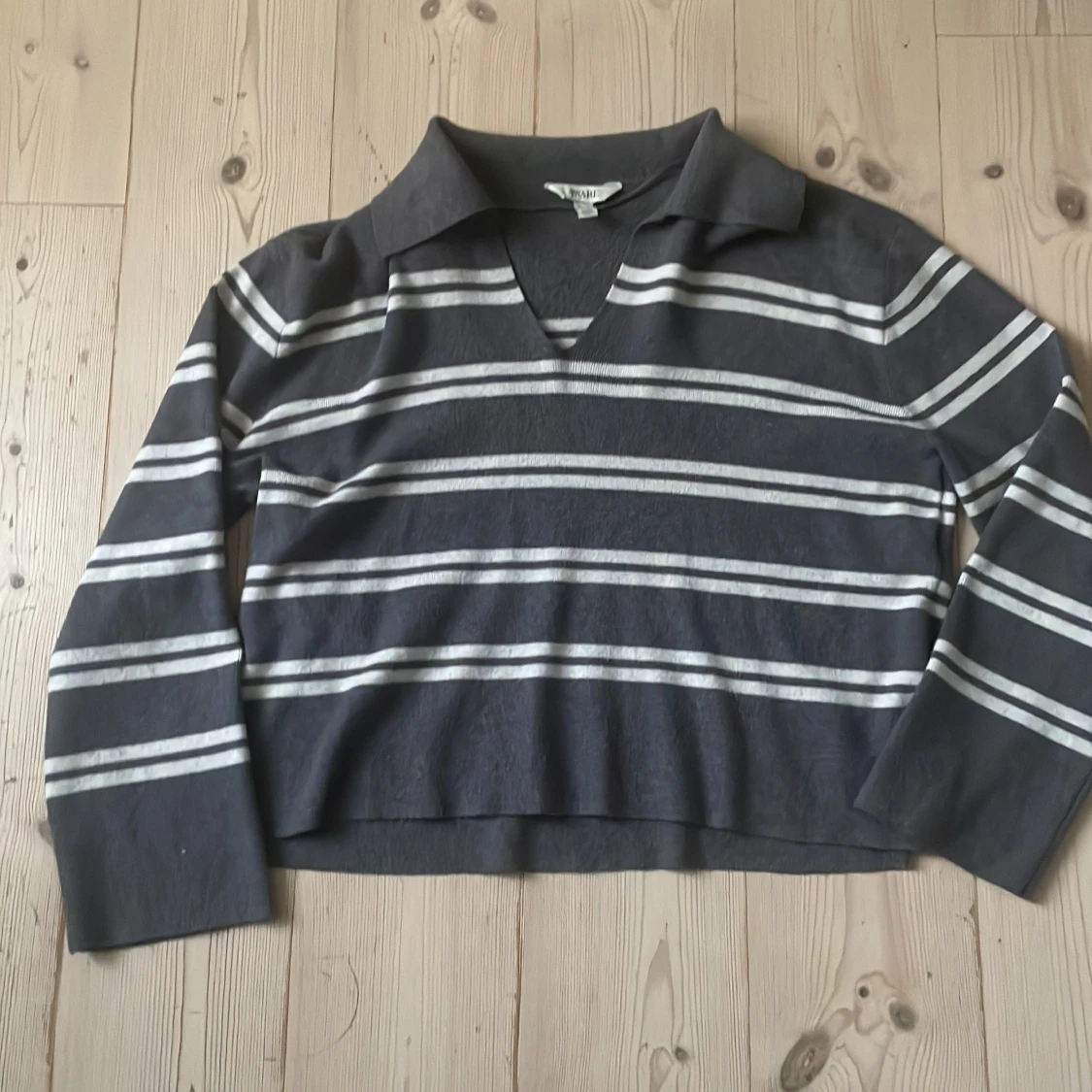 Randig grå tröja från Aware