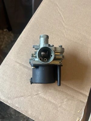 Aerox förgasare  - Säljer org förgasare till Yamaha aerox, funkar fint och i bra skick 