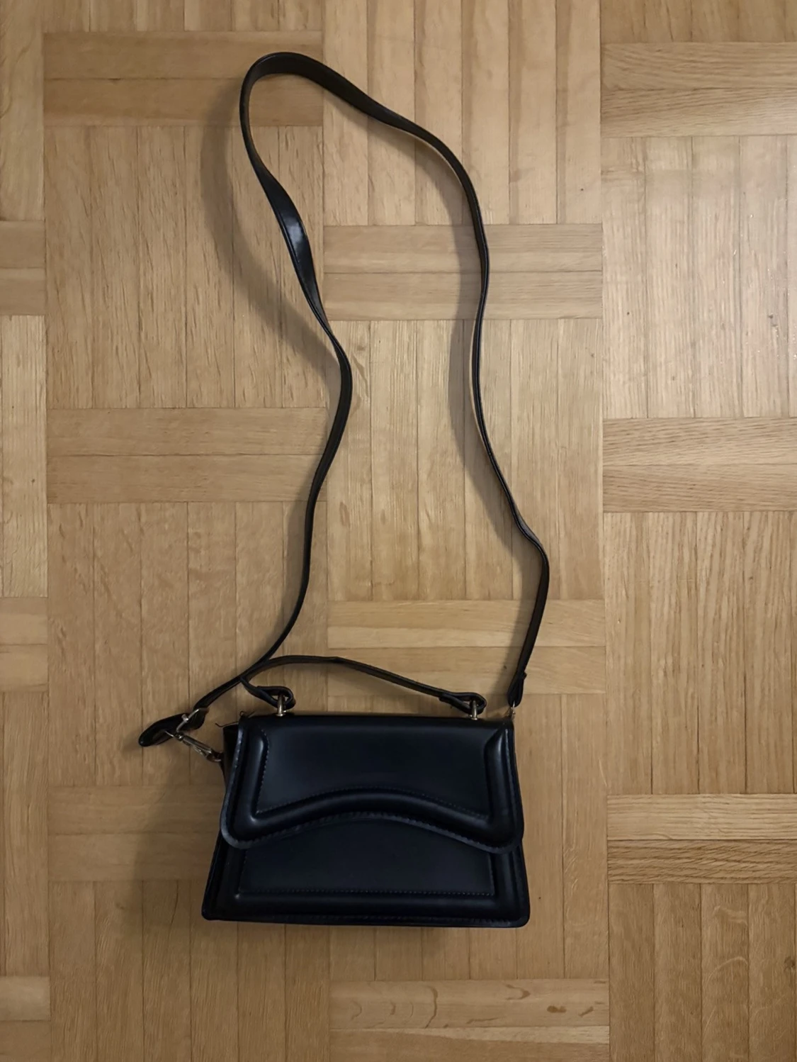Svart axelväska i skinn