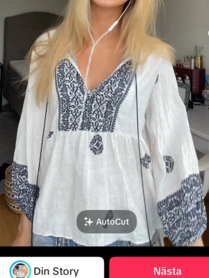 Vit i blå Zara blus🩵 - Blå o vit sommar blus från Zara💙