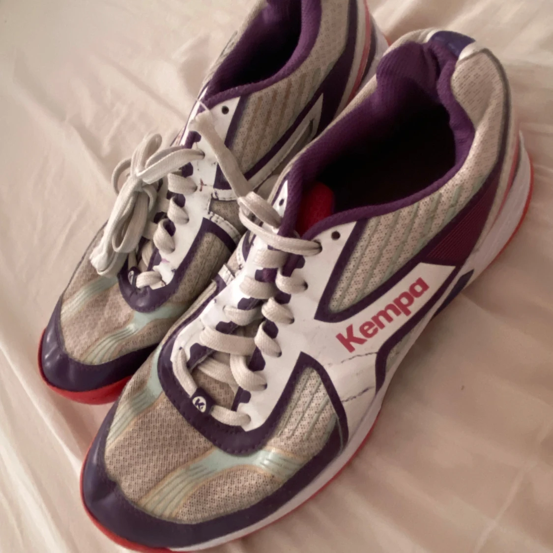 Kempa sneakers i lila och vitt