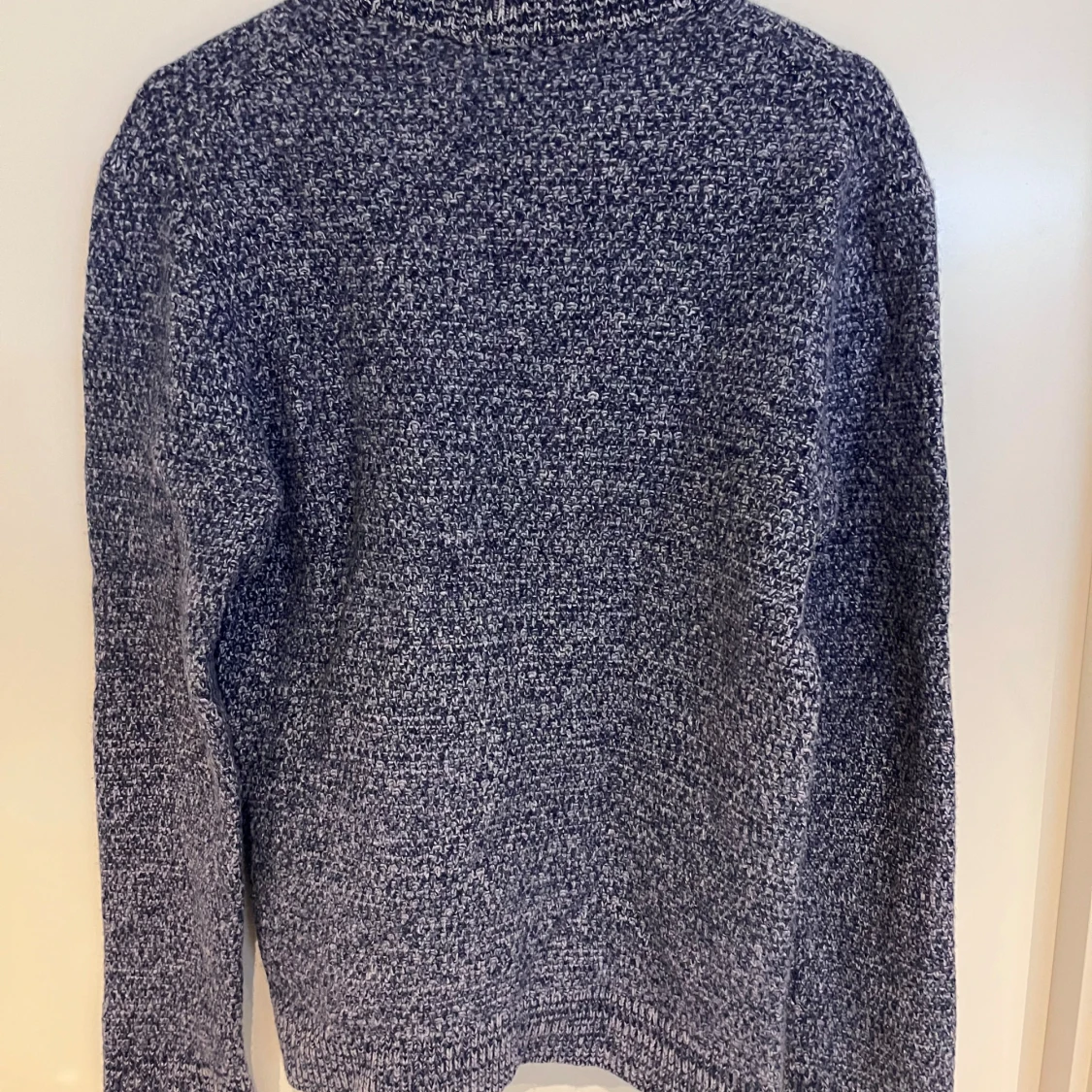 Blåmelerad stickad tröja Filippa K - 1