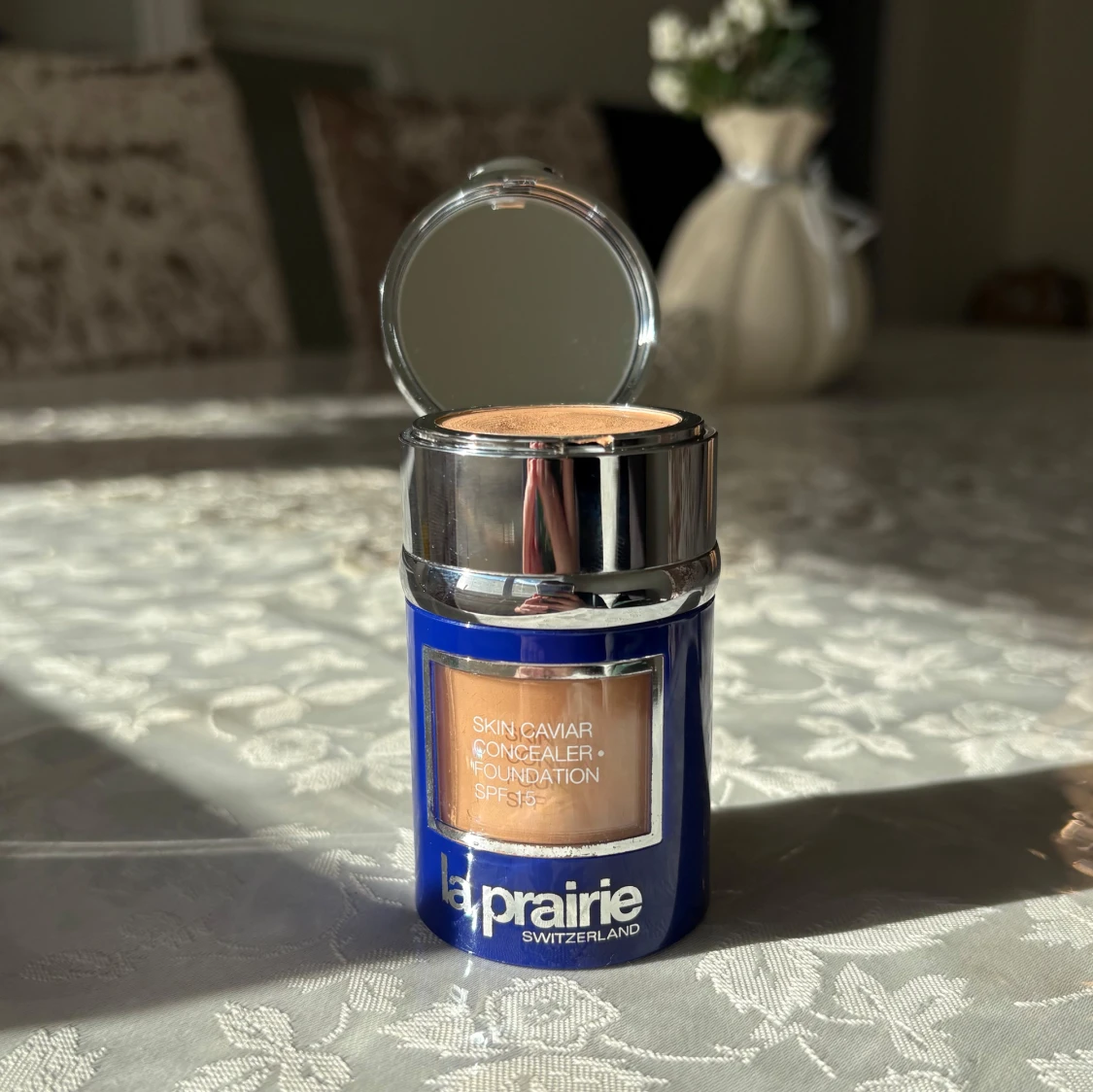 La Prairie Skin Caviar Concealer & Foundation SPF 15 - 2