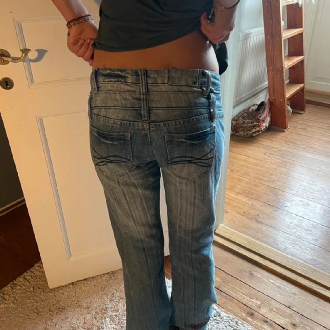 Lågmidjade bootcut jeans  - 1