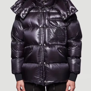 Moncler Lamentin storlek 1  - Säljer min Moncler jacka i modellen Lamentin, storlek 1. Knappt använd, köpt för 3 år sen. Kvitto finns. Som ny.