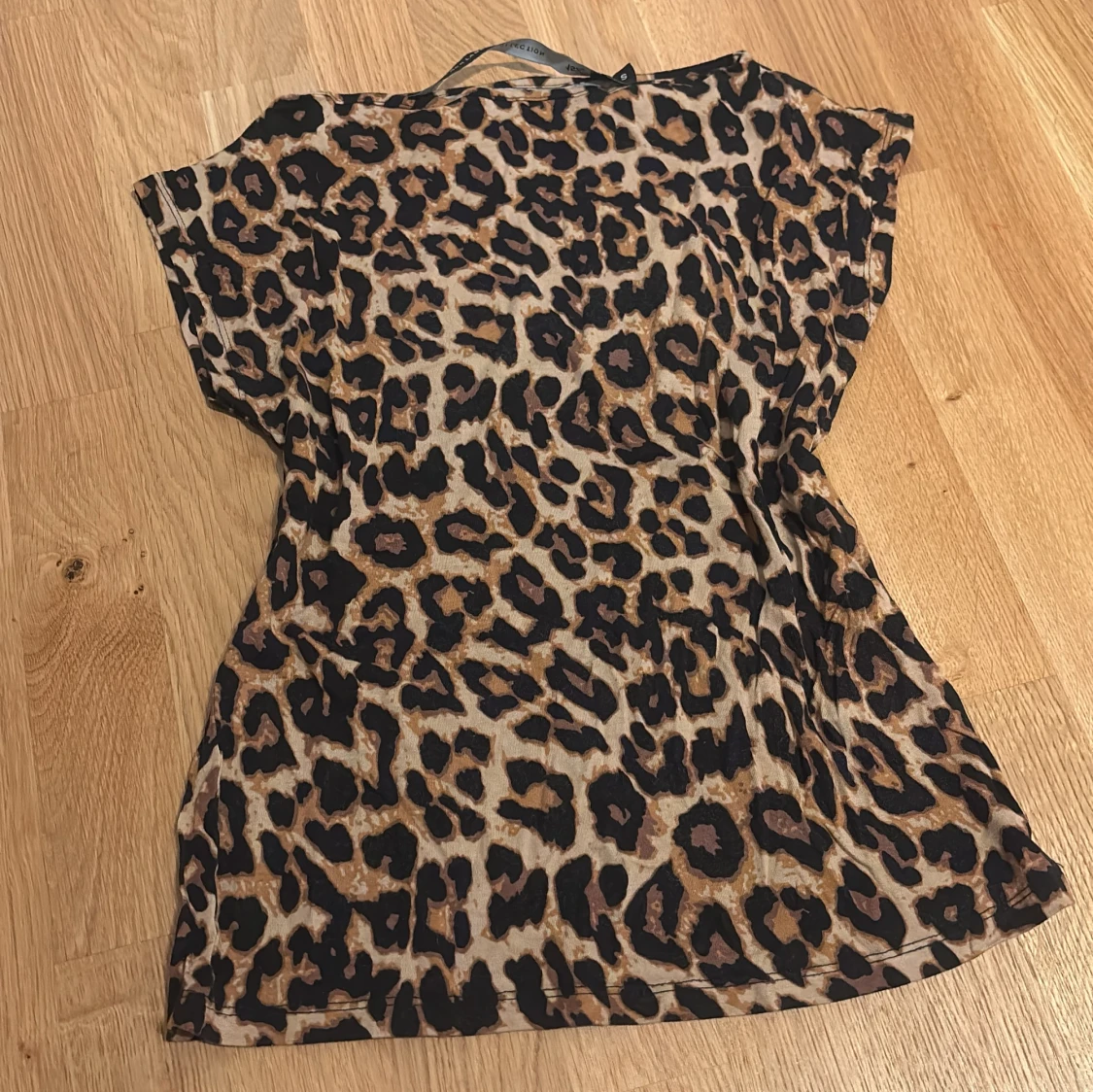 Leopardmönstrad tröja