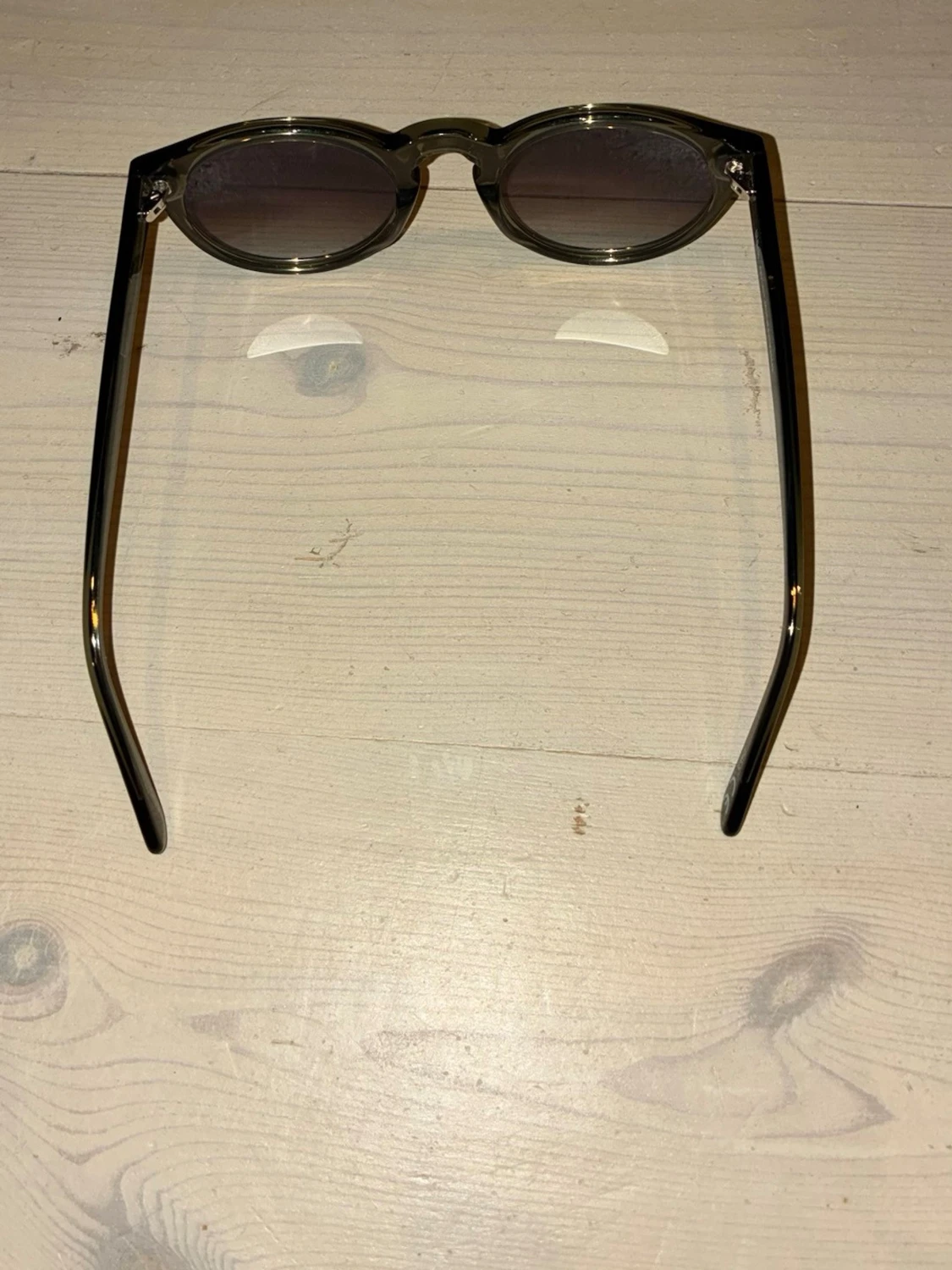 Svarta runda solglasögon från Black - 3