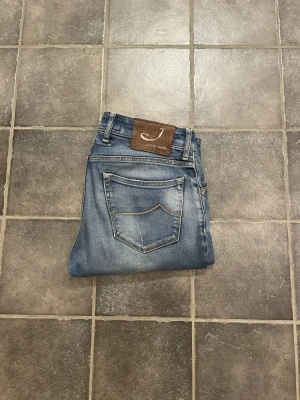 Jacob cohën jeans  - Säljer dessa fina cohëns i mycket bra skick | Det är storlek 31 ( Mått finns) | Overall så är det en väldigt snygg wash och populärt märke🤩