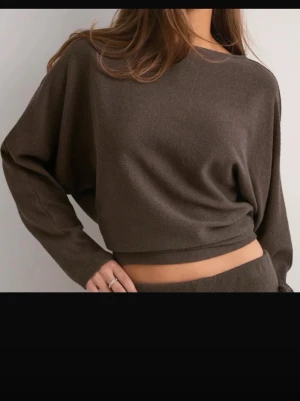 Tröja från Nelly  - Superfina tröja från Nelly, den är helt oanvänd med prislapp kvar💕 nypris 350kr