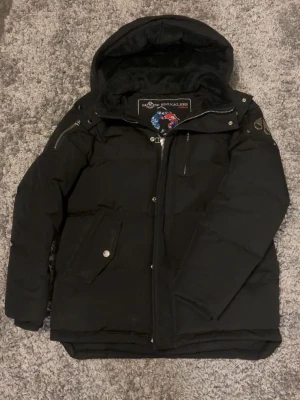 Moose jacka - Är i XL barn men passar XS herr