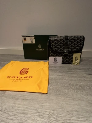 G-väska - Säljer en väska ifrån G model  Belvédère, den är oanvänd, perfekt för att höja ditt outfit