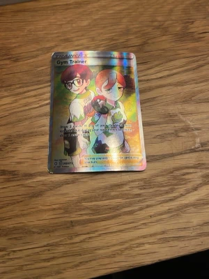 Gym trainer full art holo - Nyöppnat kort priset kan diskuteras 