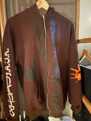 Travis scott hoodie - Snygg travis scott hoodie ifrån pandabuy