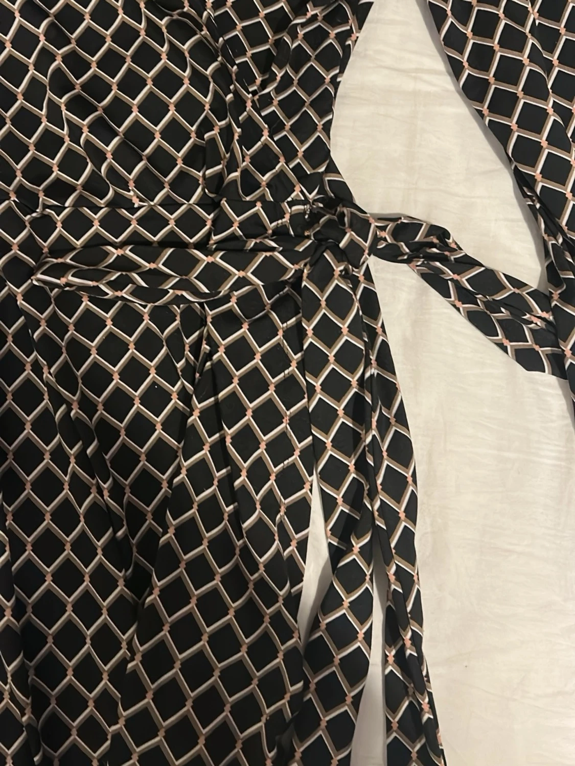 Mönstrad omlottklänning från Happy Holly - 1