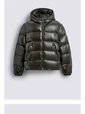 Mörkgrön pufferjacka  - Säljer en mörkgrön pufferjacka från Zara i storlek S. Passar även XS och M! Använd enbart 1 gång så är i nyskick. Köptes för 1395kr och säljes för 900kr (inte mindre) 🥰