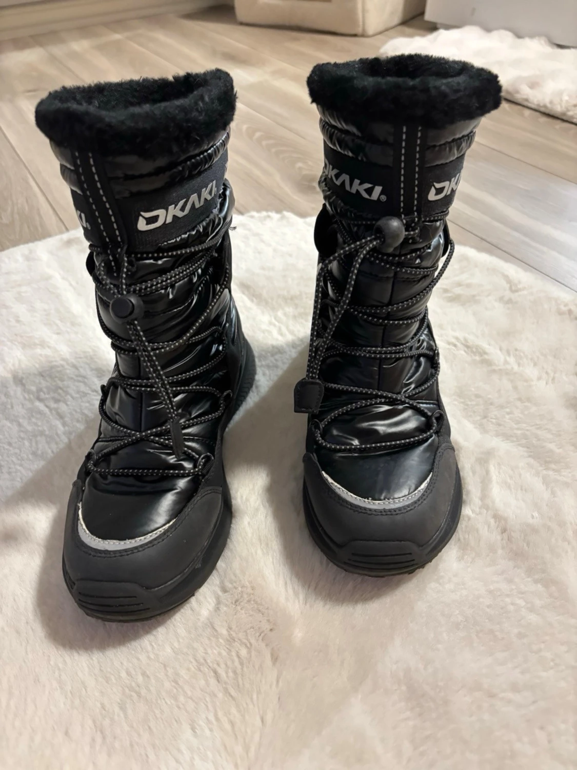 Okaki City Wall, Svarta , stl 36