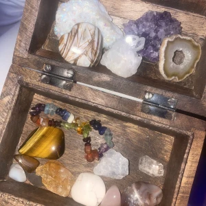 Kristall mix  - Äkta kristaller, alla säljs ihop men kan diskuteras om man vill köpa enstaka av dem. Priset kan diskuteras 💕