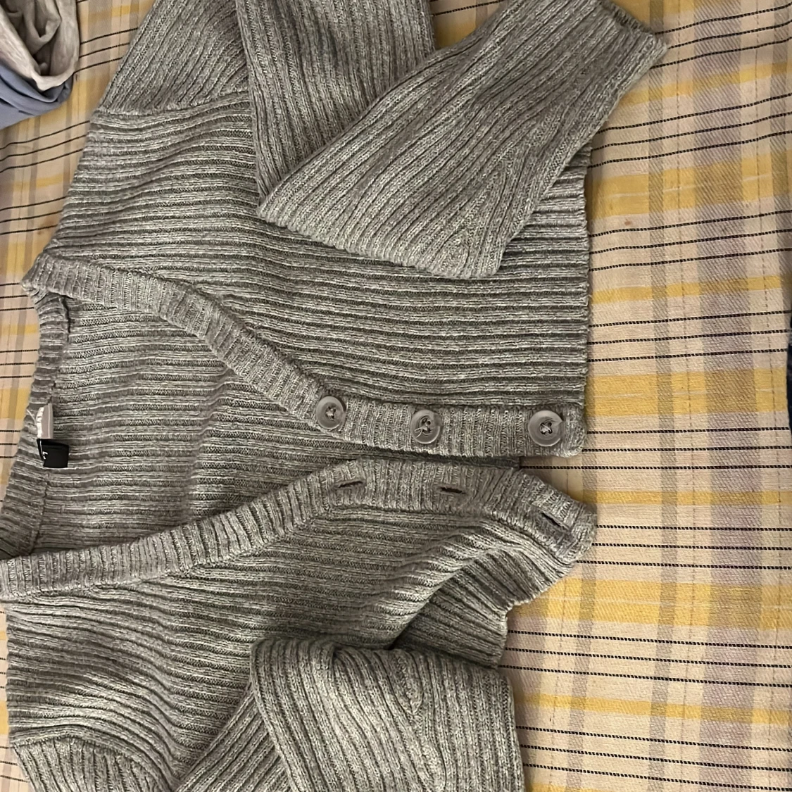 Grå ribbad kofta från H&M Divided XS