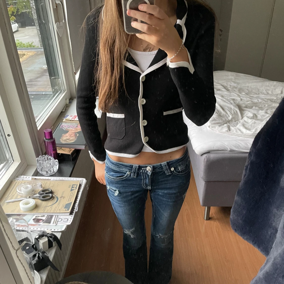 Säljer en svart vit söt kofta från ANN TAYLOR💗 - 2