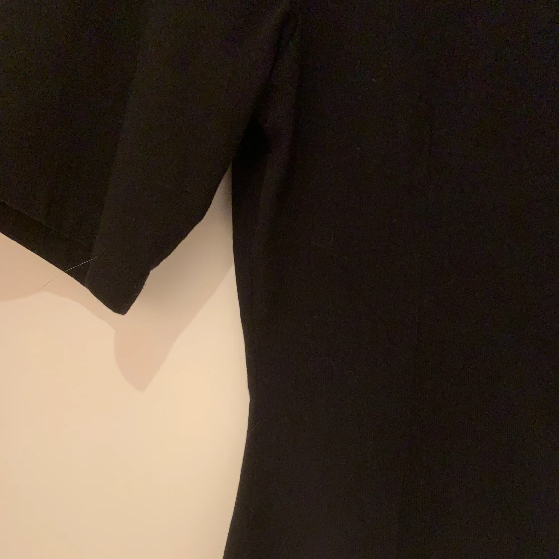 Svart topp från Gina Tricot - 3